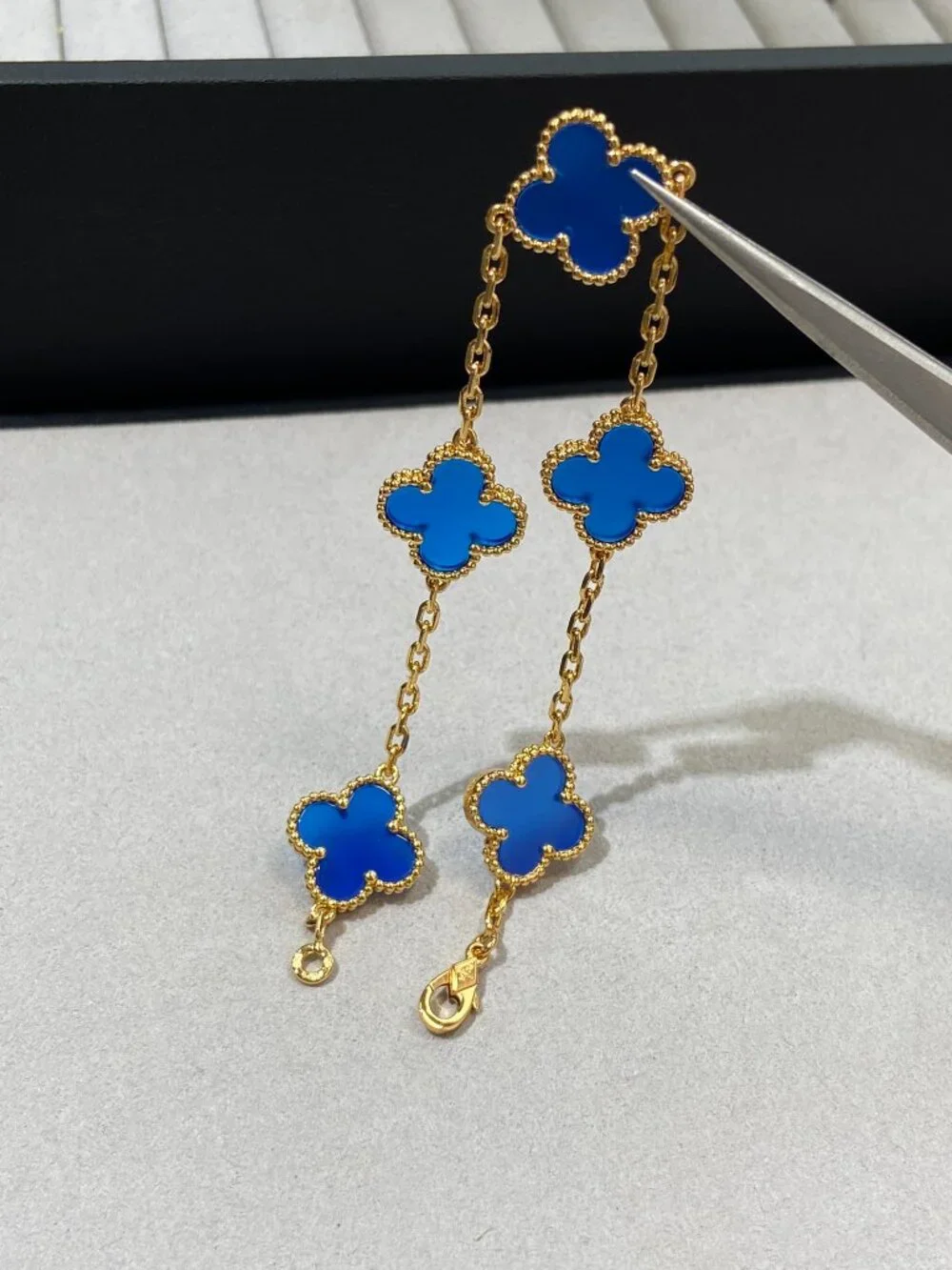 Van Cleef & Arpels Blue Bracelet - Picture 4 of 4